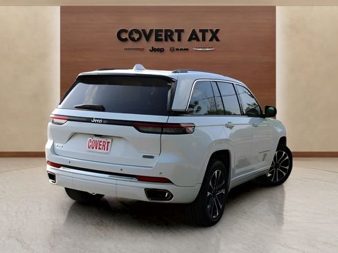 Used 2023 Jeep Grand Cherokee Overland AWD/4WD image 5