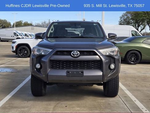 Used 2018 Toyota 4Runner SR5 Premium image 2
