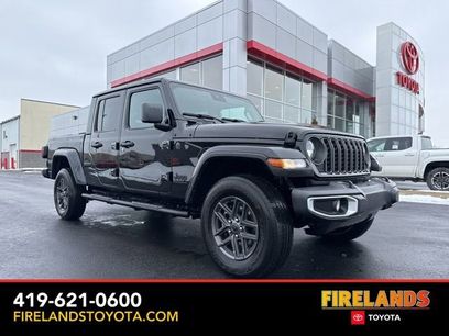 Used 2024 Jeep Gladiator Sport