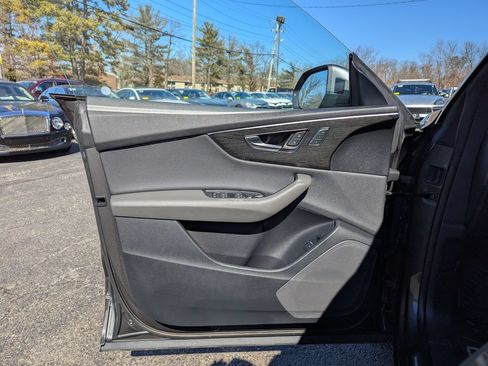 Used 2019 Audi Q8 Premium AWD/4WD image 11