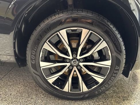 Used 2023 Volvo XC60 B5 Plus AWD/4WD image 29