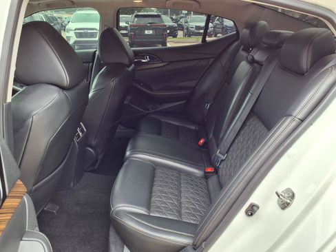 Used 2017 Nissan Maxima Platinum FWD image 18