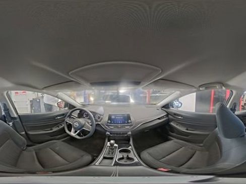 Used 2024 Nissan Altima 2.5 SV image 12