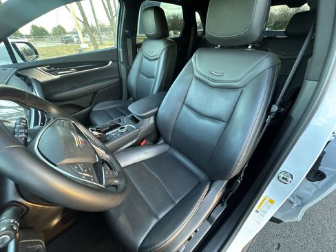 Used 2025 Cadillac XT5 Premium Luxury image 11