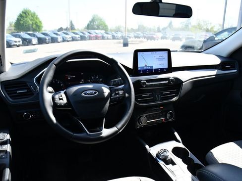 Used 2022 Ford Escape SE w/ SE Sport Appearance Package AWD/4WD image 12