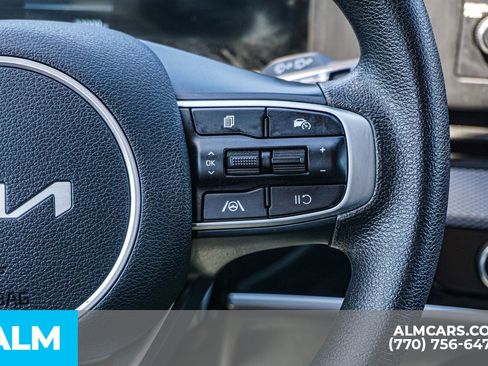 Used 2025 Kia Sportage LX image 32