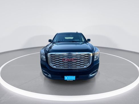 Used 2019 GMC Yukon XL Denali w/ Denali Ultimate Package image 3