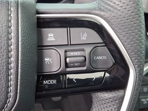 Used 2025 Toyota Sequoia Platinum AWD/4WD image 22