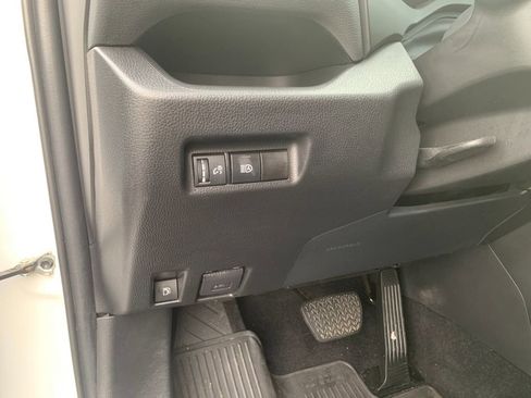 Used 2022 Toyota RAV4 XLE image 32