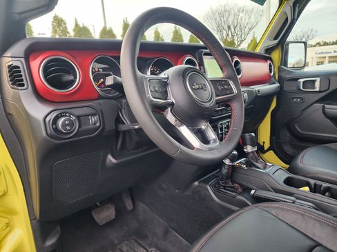 Used 2023 Jeep Gladiator Rubicon w/ LED Lighting Group image 22