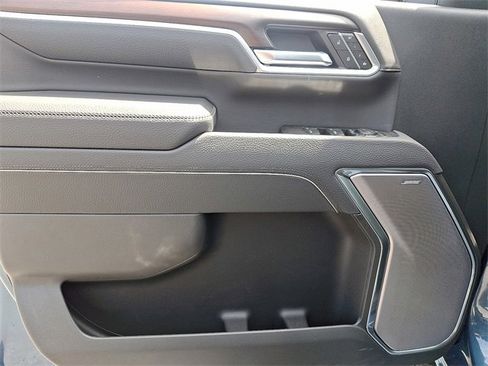 New 2025 GMC Sierra 2500 Denali w/ Denali Reserve Package image 8