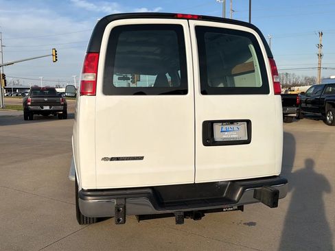 Used 2023 Chevrolet Express 2500 w/ Driver Convenience Package image 17