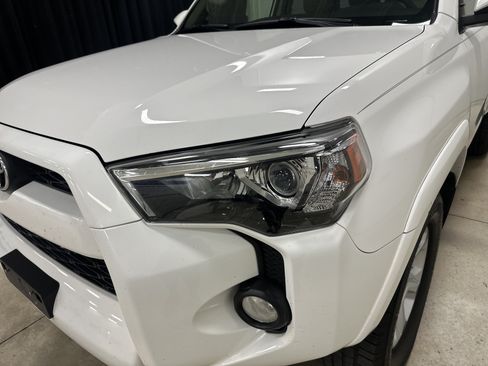 Used 2017 Toyota 4Runner SR5 Premium AWD/4WD image 6
