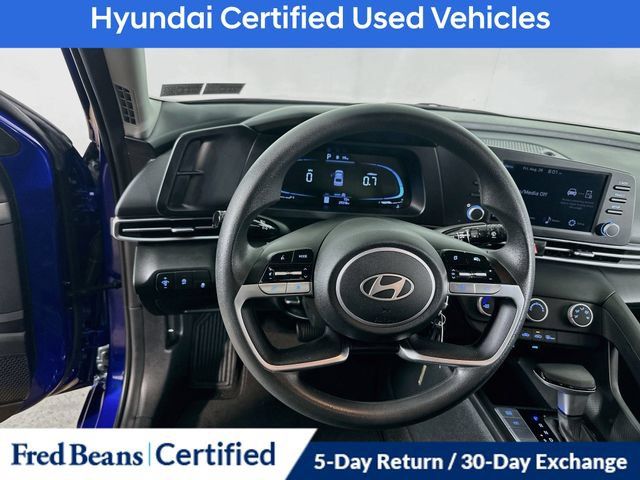 Used 2024 Hyundai Elantra SE FWD image 19
