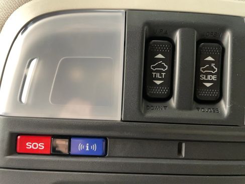 Used 2024 Subaru Crosstrek 2.0i Premium image 8