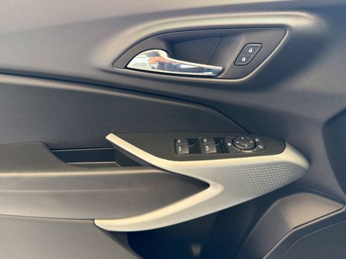 New 2026 Chevrolet Trax LS w/ LS Convenience Package FWD image 10