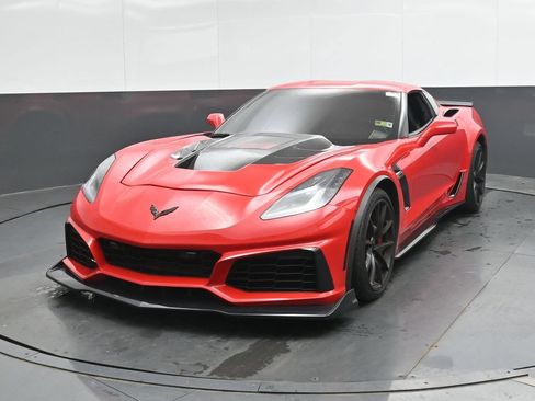 Used 2016 Chevrolet Corvette Z06 w/ 3LZ Preferred Equipment Group RWD image 6