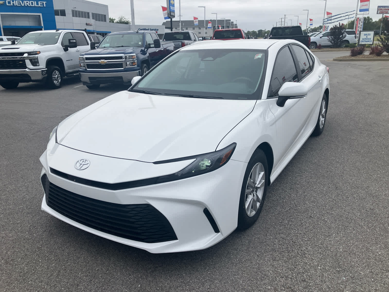 Used 2026 Toyota Camry LE FWD image 3