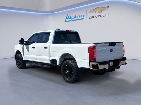 Used 2024 Ford F250 XLT w/ FX4 Off-Road Package AWD/4WD image 3