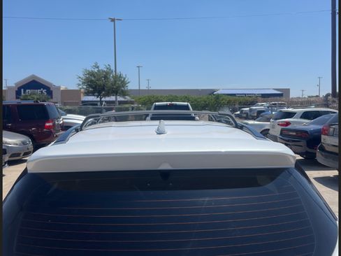 Used 2021 Nissan Kicks SR w/ SR Premium Package FWD image 17