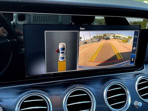 Used 2018 Mercedes-Benz E 300 image 25