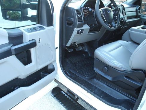 Used 2019 Ford F250 XL w/ Power Equipment Group RWD image 16