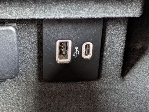 Used 2021 Lincoln Corsair AWD w/ Premium Package image 29