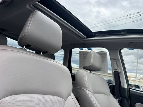 Used 2018 Subaru Forester 2.5i Limited AWD/4WD image 18