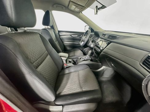 Used 2017 Nissan Rogue S FWD image 29