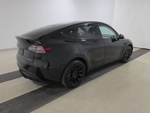 Used 2023 Tesla Model Y Long Range AWD/4WD image 2
