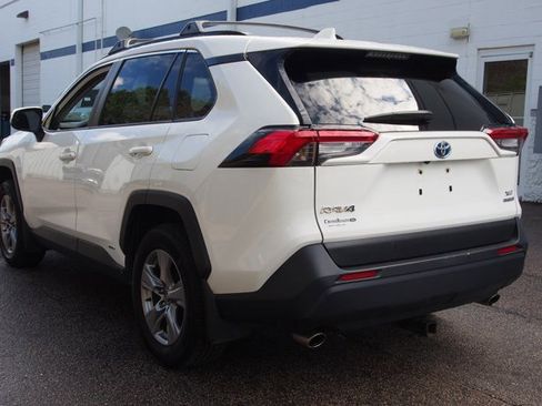 Used 2022 Toyota RAV4 XLE image 5