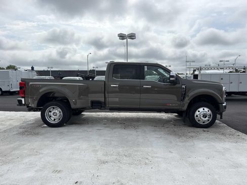 New 2027 Ford F450 King Ranch w/ Chrome Package AWD/4WD image 2