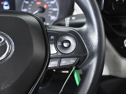 Used 2025 Toyota Corolla LE image 13