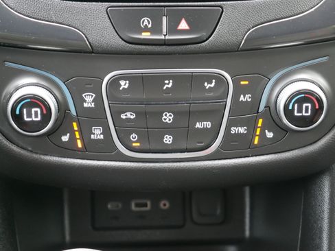 Used 2023 Chevrolet Equinox RS AWD/4WD image 19