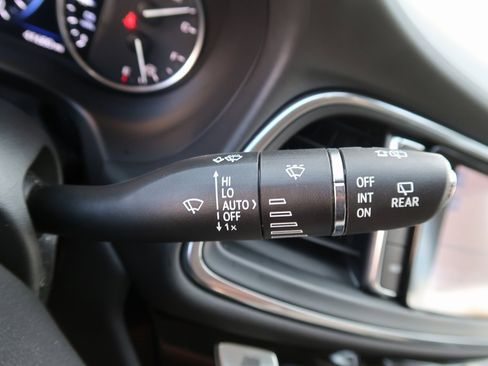 Certified 2022 Buick Enclave Avenir w/ Avenir Technology Package image 19