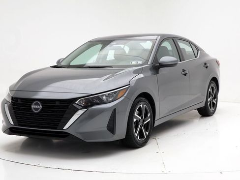 Used 2024 Nissan Sentra SV image 2