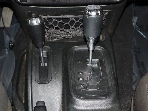 Used 2017 Jeep Wrangler Sport image 27