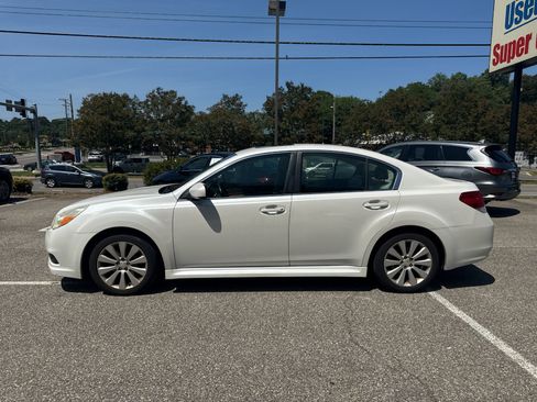 Used 2010 Subaru Legacy 2.5i Limited AWD/4WD image 5