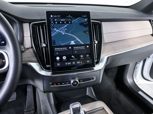 Certified 2025 Volvo XC90 B6 Plus image 15