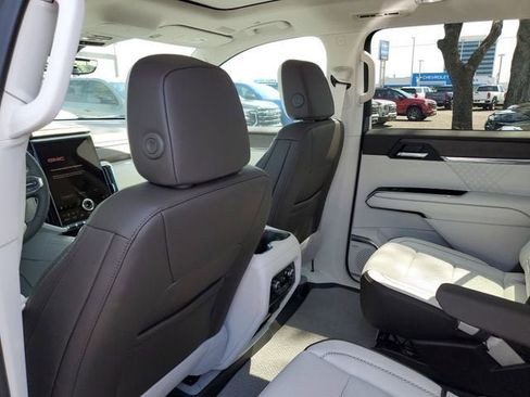 New 2026 GMC Acadia Denali w/ Super Cruise Package FWD image 10