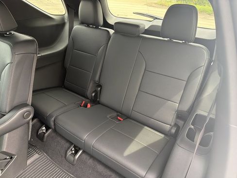 New 2026 Chevrolet Traverse LT w/ Sun and Wheel Package AWD/4WD image 26