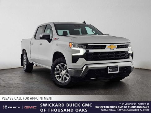 Used 2023 Chevrolet Silverado 1500 LT w/ Z71 Off-Road Package AWD/4WD image 1