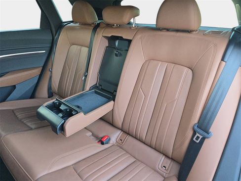 Used 2019 Audi e-tron Premium Plus image 18