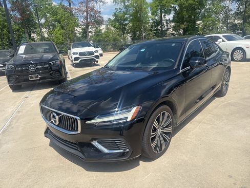 Used 2021 Volvo S60 T8 Inscription image 8