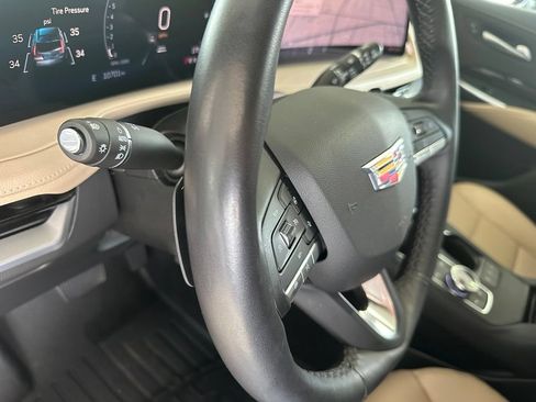 Used 2025 Cadillac XT4 Premium Luxury w/ Technology Package AWD/4WD image 20