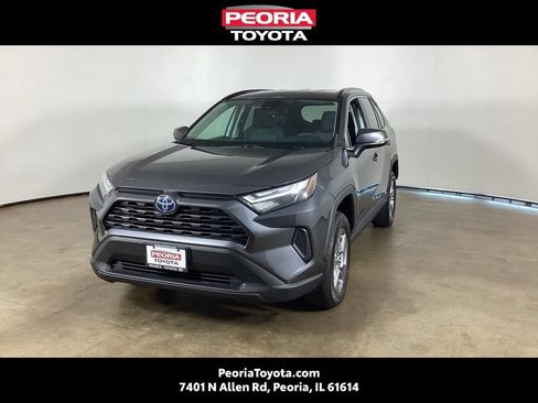 Used 2023 Toyota RAV4 XLE AWD/4WD image 1