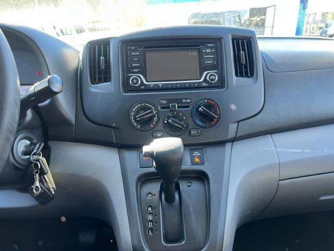 Used 2018 Nissan NV200 S w/ Back Door Glass Package image 24
