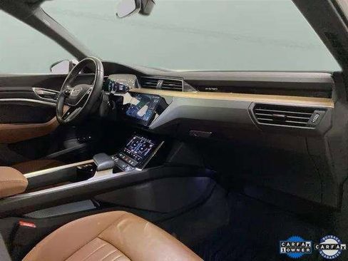 Used 2024 Audi Q8 e-tron Premium AWD/4WD image 25