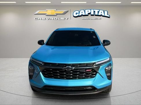 Used 2025 Chevrolet Trax RS w/ Driver Confidence Package FWD image 8