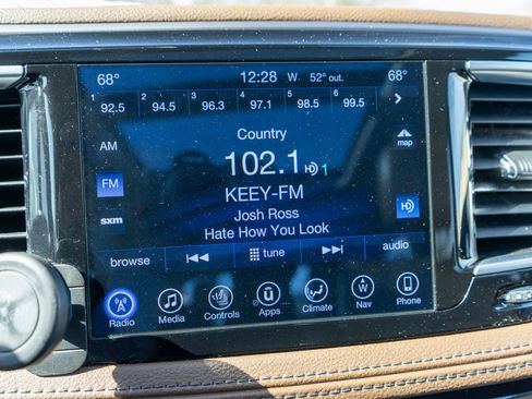 Used 2017 Chrysler Pacifica Limited w/ UConnect Theater Package image 17